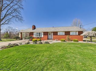 829 Turkey Foot Rd, Mineral Wells, WV 26150