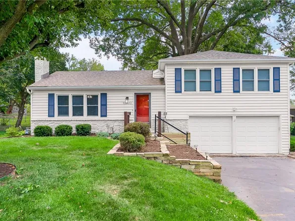 10200 Outlook Dr, Overland Park, KS 66207