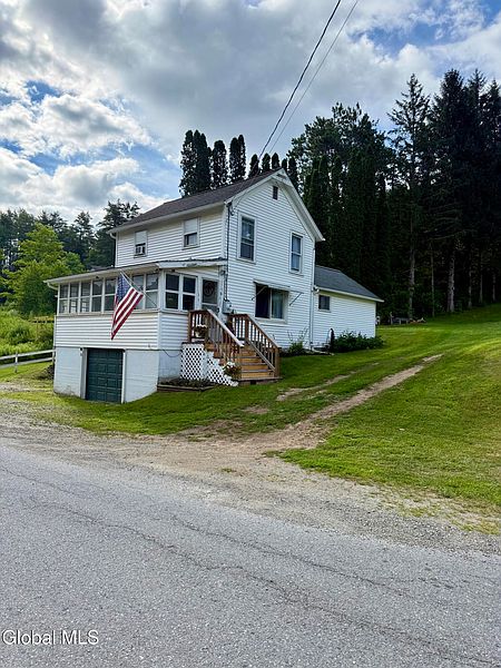 2nd image of 30 Chamberlain Mills Road