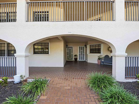 4th image of 23465 Harborview Rd APT 231