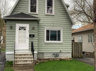 71 Delamaine Dr, Rochester, NY 14621