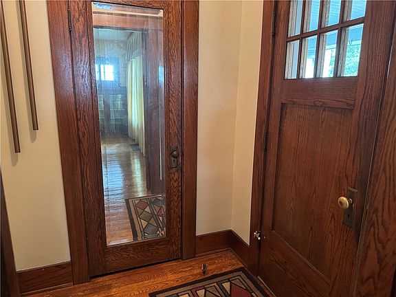 5th image of 74 Earley St