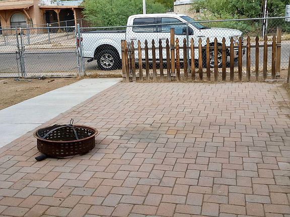 Front Patio/Yard