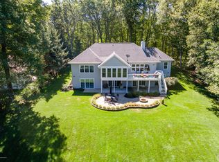 10890 Boxwood Dr, Stanwood, MI 49346