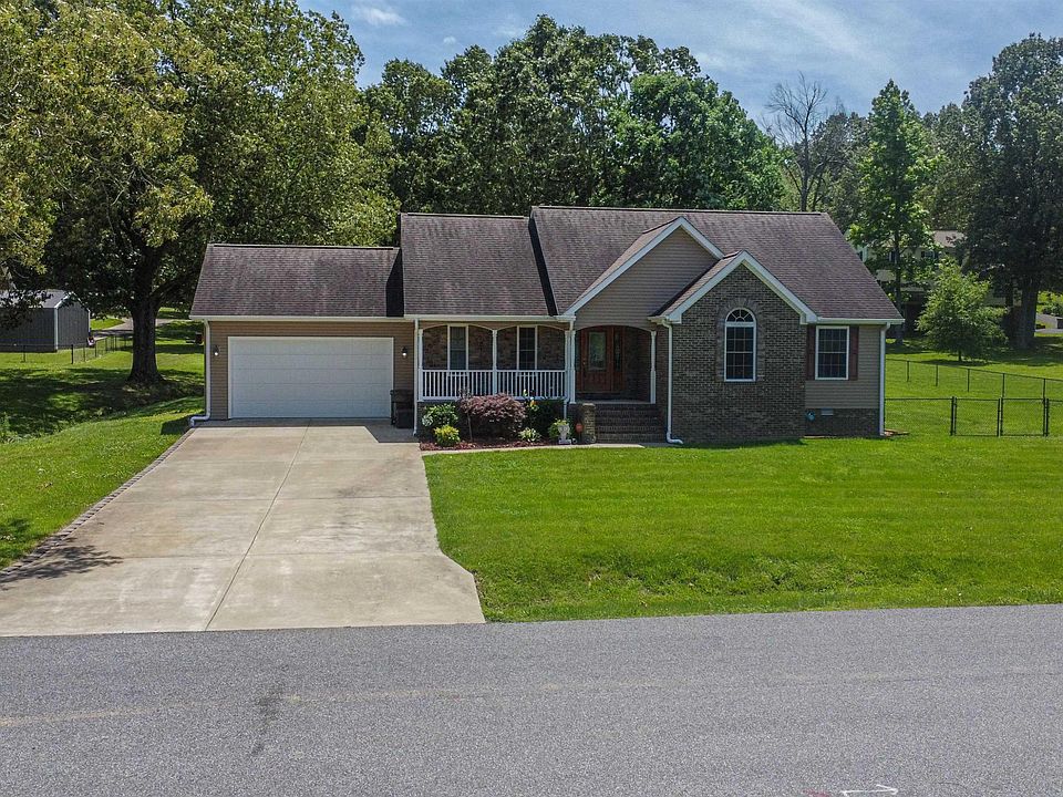 1st image of 215 Royal Park Dr