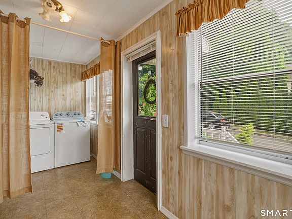 4th image of 26 Washington Street