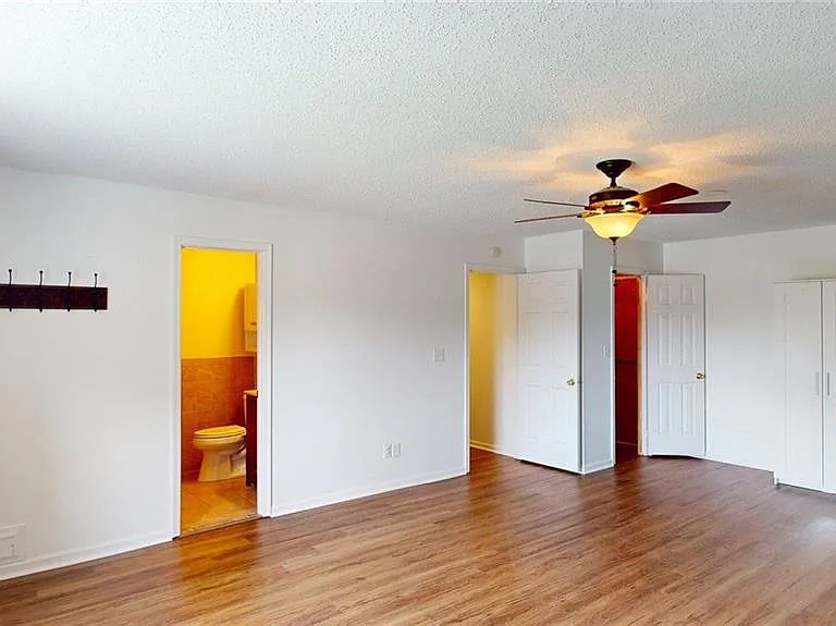 4507 Sir Johns Ln — Photo 13