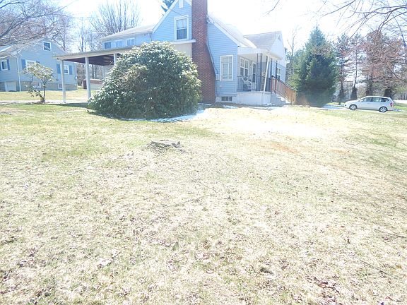 Large yard  almost .5 acre