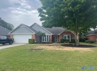 1420 Lake Crest Dr SW, Decatur, AL 35603