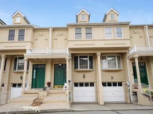 36 Cobblers Ln, Staten Island, NY 10304