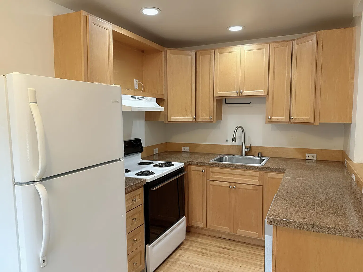 2 bed, 1250 sqft, $2,395 — Photo 3