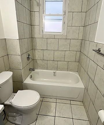 3rd image of 402 Halsted St #2L