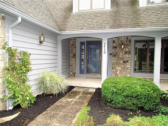 3rd image of 3430 Woodlands Cir
