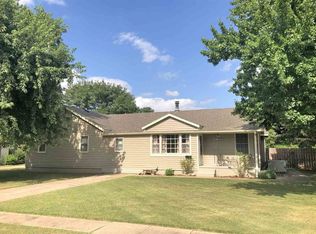1107 N Jefferson Ave, Wellington, KS 67152