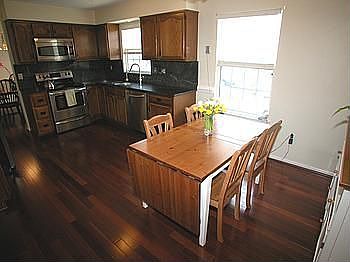 Kitchen/Dine-in area