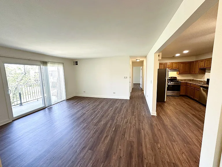 Entrance and Livingroom