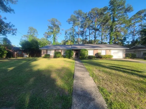 162 Fairway Oaks Dr, Brunswick, GA 31525