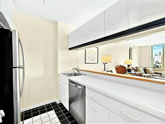 3rd image of 2373 Broadway APT 1224