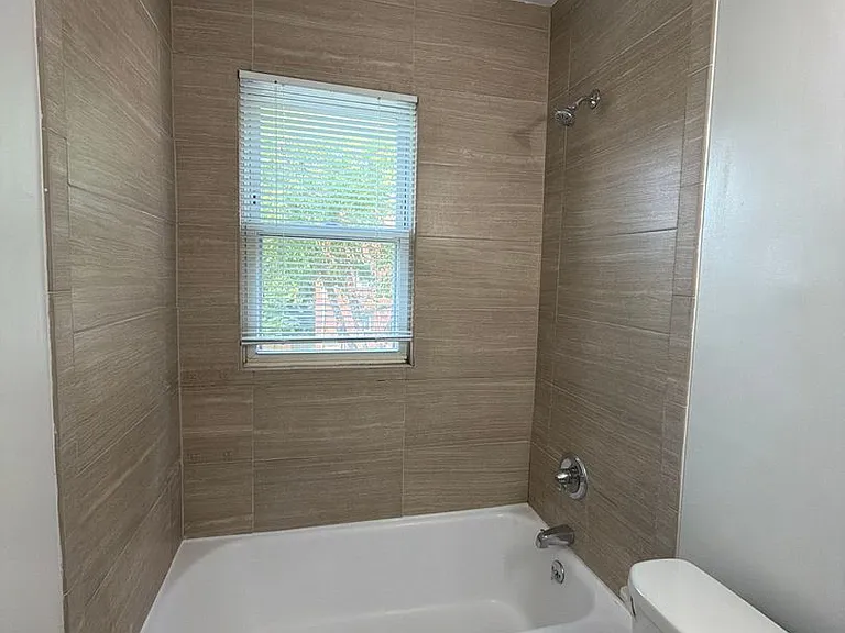116 44th Street NE — Photo 10