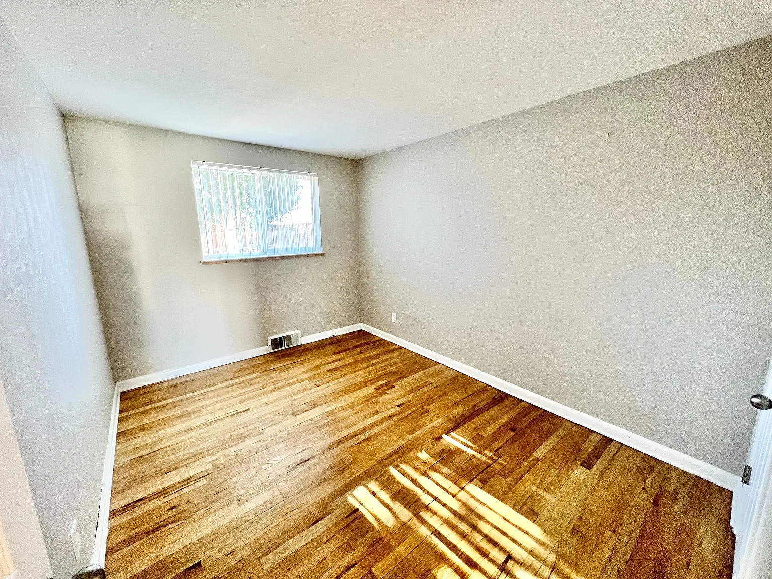 6700 West 37th Place — Photo 4