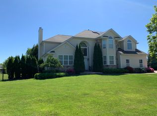 5 Azalea Ct, Miller Place, NY 11764