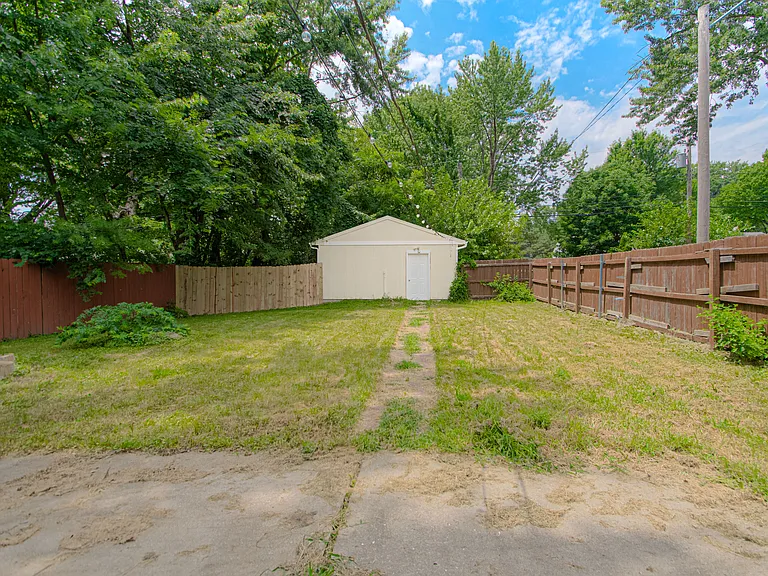 7800 Jefferson St — Photo 26