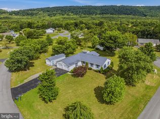 196 McGill Dr, Gerrardstown, WV 25420