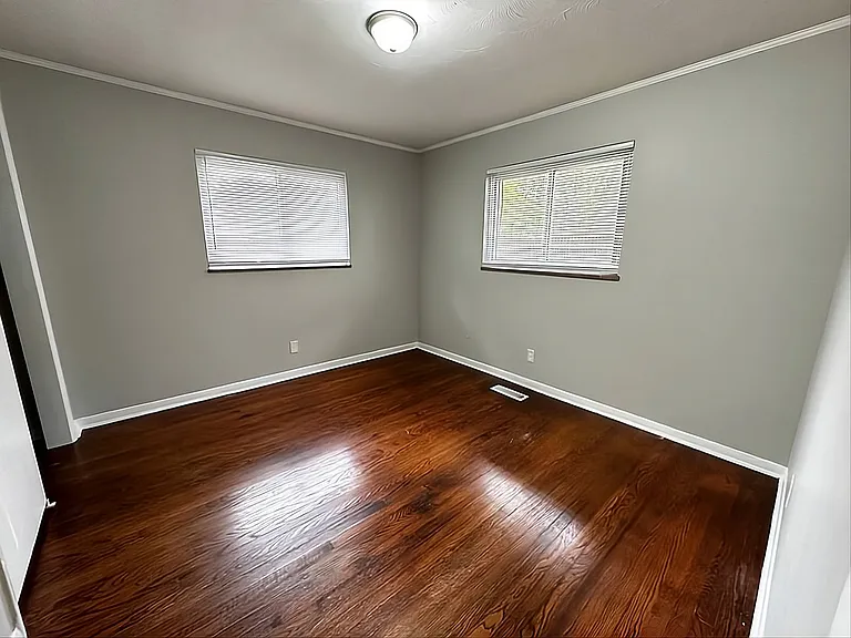 203 E Springdale Ave — Photo 5