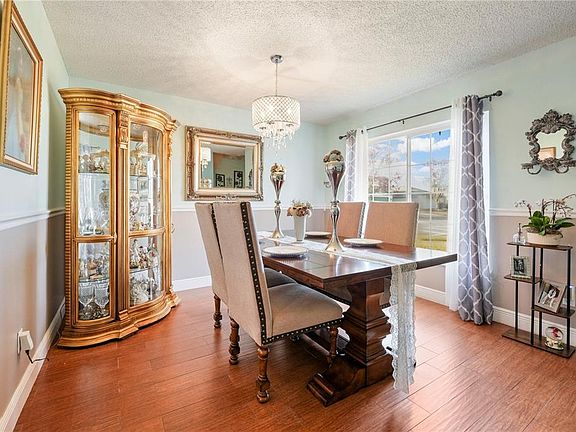 3rd image of 709 CLIFTON HILLS STREET