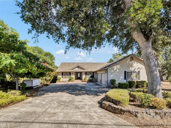 17120 Knollview Dr, Hidden Valley Lake, CA 95467