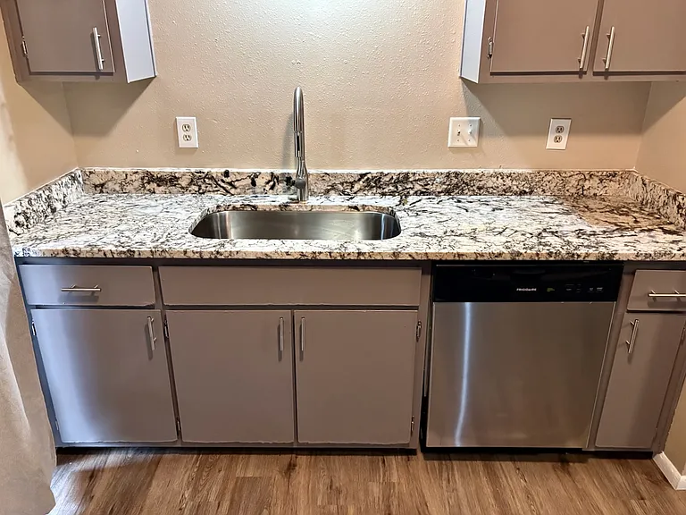 1305 Chelwood NE - D — Photo 10