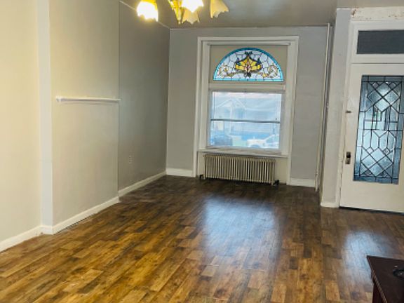 2nd image of 920 N 5th St APT 1