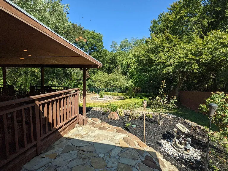1321 Meadowbrook Dr — Photo 20