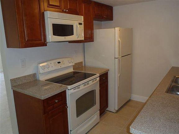4th image of 10740 N Kendall Dr