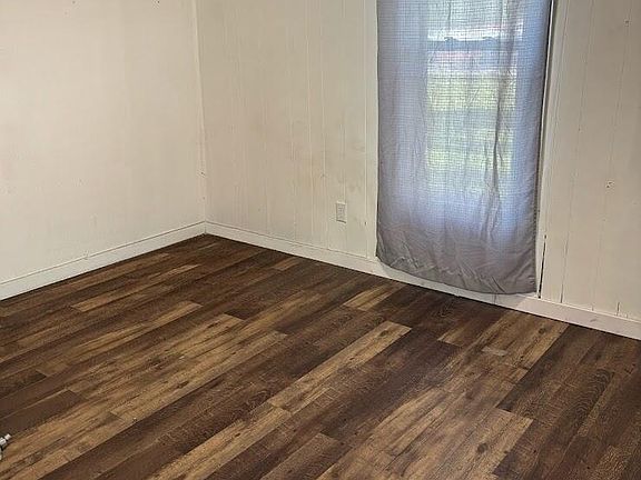 4th image of 401 E Garfield St