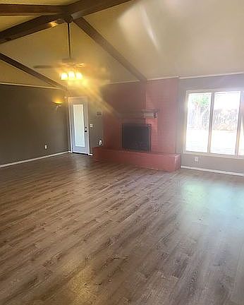 5th image of 8012 Englewood Ave
