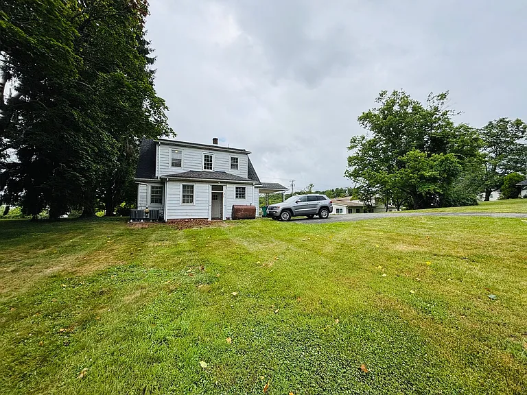 1410 N Main St — Photo 3