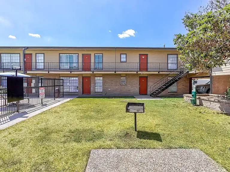 Las Velas at Hillcroft Apts. — Photo 14