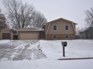 915 Duroe St, Jesup, IA 50648