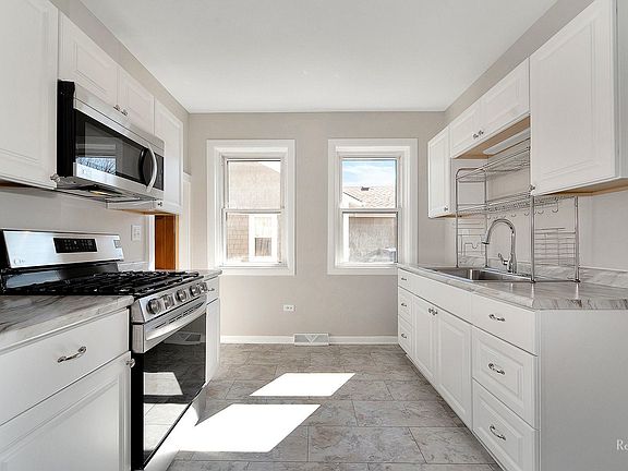 5th image of 417 Highland Ave