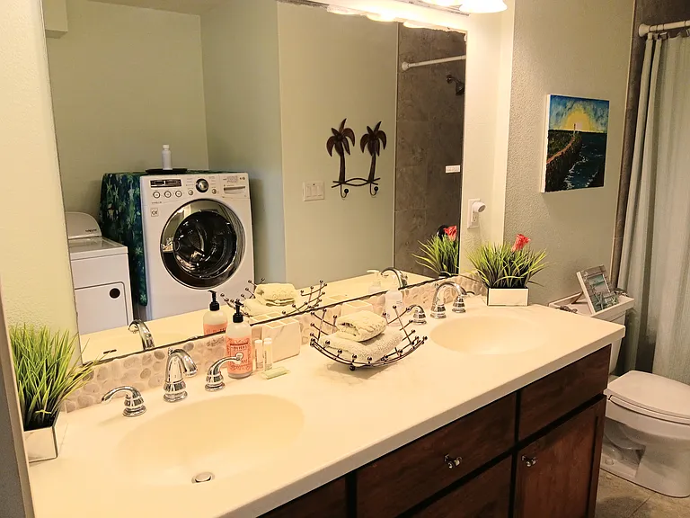 The guest and hall bathroom has plenty of room and storage.
Fully equipped with fine linens and a wonderful washer and dryer that is easily accessible to all.
