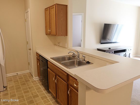 5th image of 9101 Hawthorne Pointe Dr Unit 104