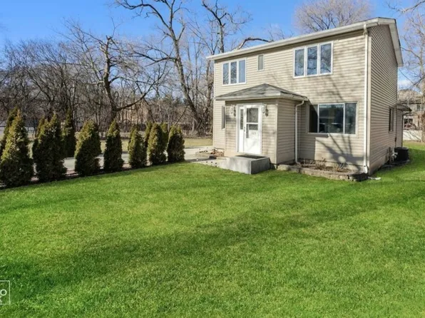 105 E Red Oak Ave, Bensenville, IL 60106