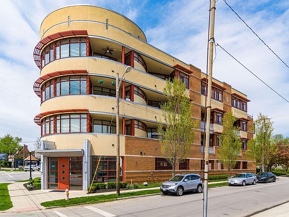 3rd image of 1300 Northwest Blvd APT 205