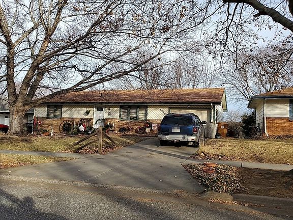 2nd image of 5920 S 52nd Street Ct