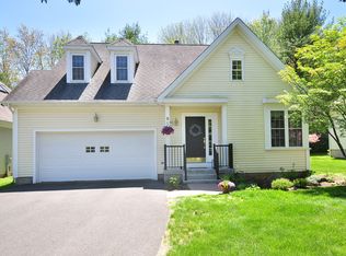 9 Brettonwood Dr #9, Simsbury, CT 06070