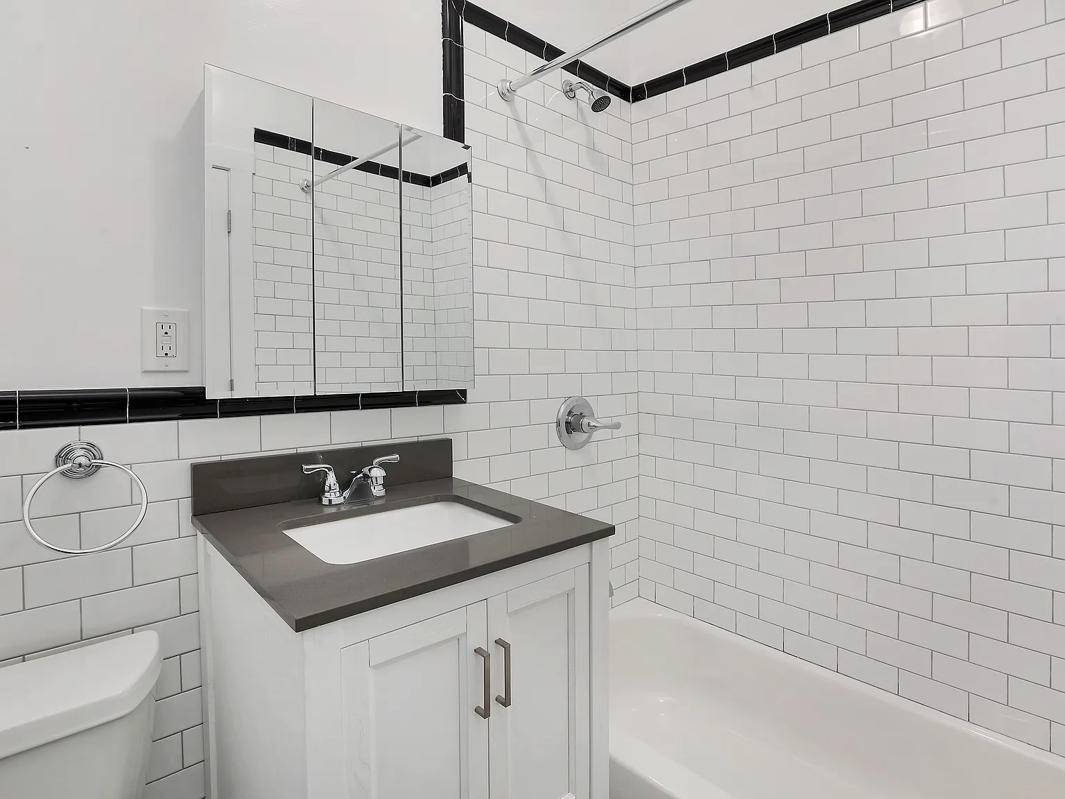 131 Bainbridge Street — Photo 4