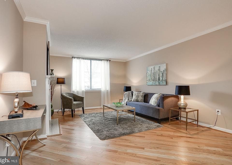 1st image of 3835 9th St N APT 102W