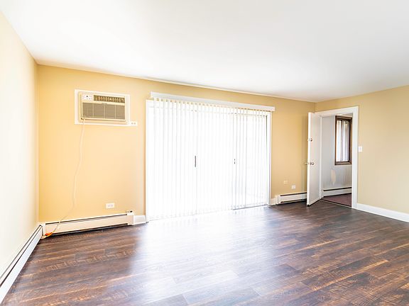 3rd image of 5700 S Archer Ave #3A