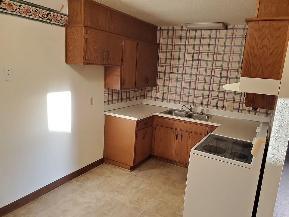 2nd image of 319 4th St #6